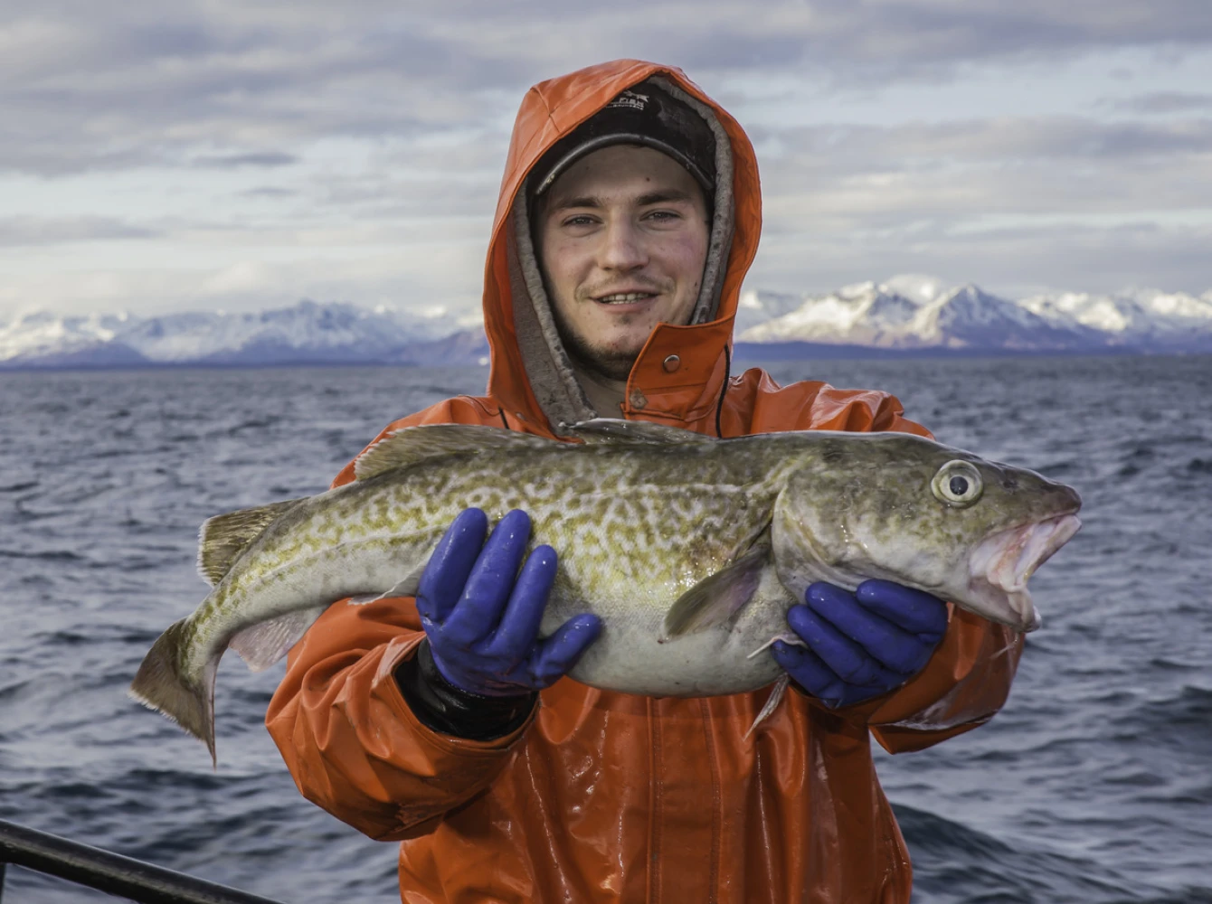 201301 Fisherman Closeup Cod JR-Web - Medium